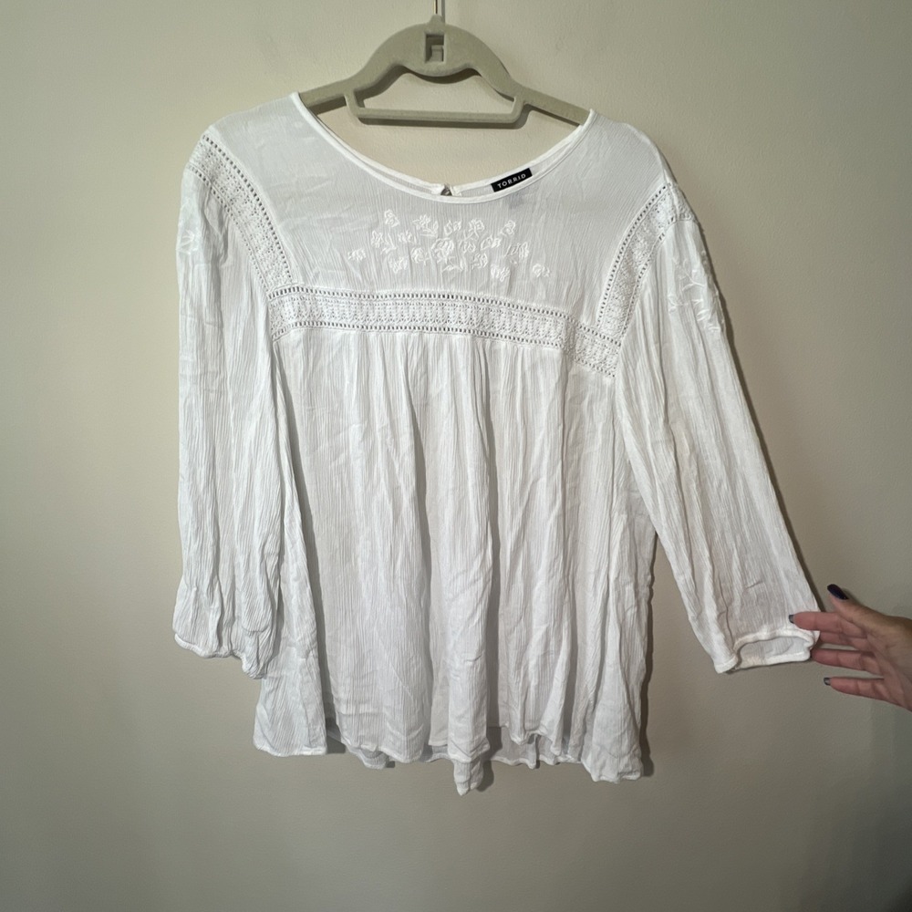 Torrid Crinkle Gauze Embroidered Top Women Size 2/18-20 White 3/4‎ Sleeve EUC - Picture 7 of 15
